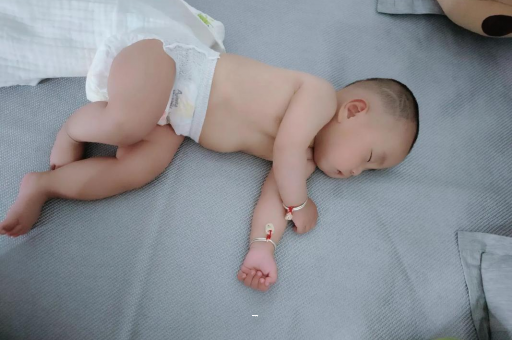 中国台湾宝宝短发型女